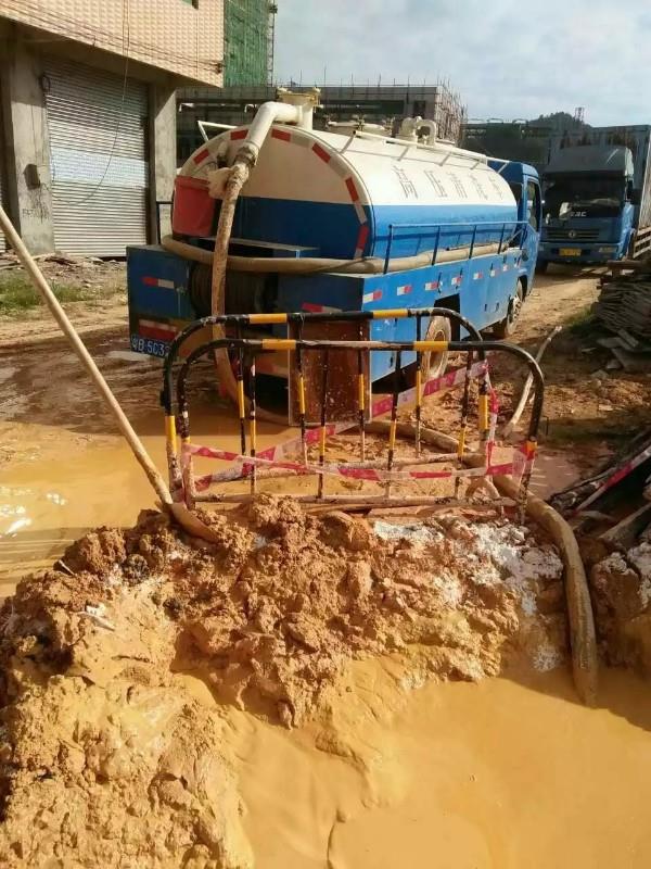 乌伊岭工地淤泥清淤