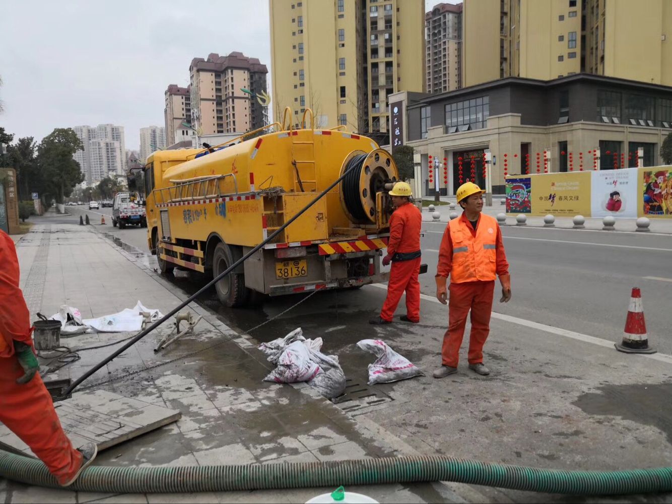 乌伊岭排污管道清淤-管道清洗