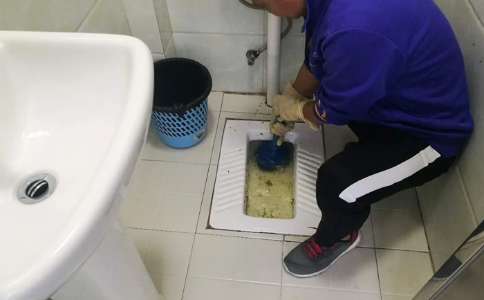 乌伊岭疏通蹲坑