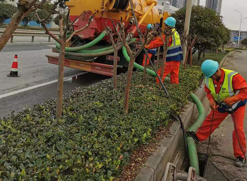 乌伊岭市政管道清淤